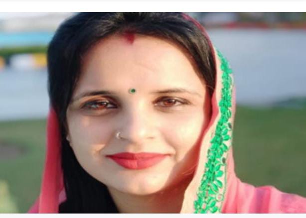 दहेज की बलि चढ़ गई एक और बेटी; महिला के गले पर मिले निशान, पति, देवर और सास फरार