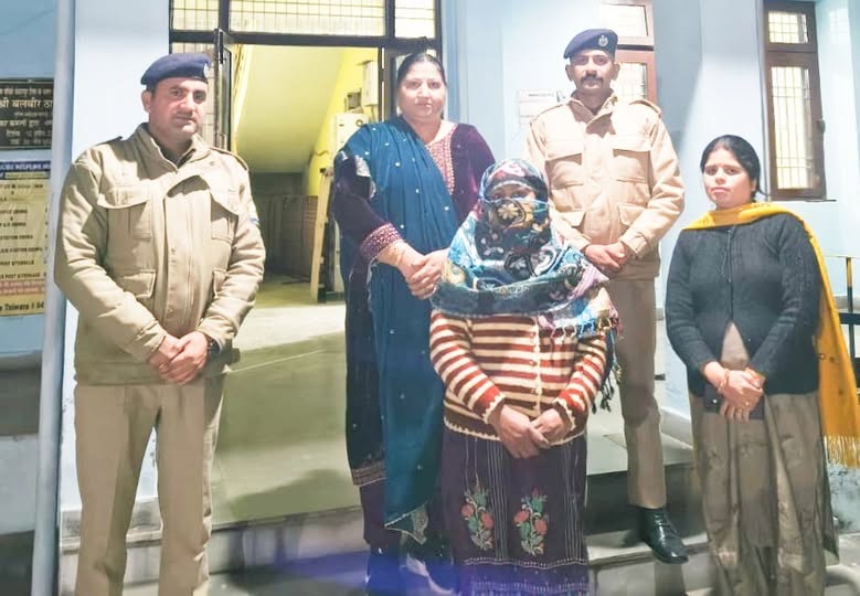 कांगड़ा में चाइल्ड ट्रैफिकिंग गैंग का पर्दाफाश! गोद लेने के नाम पर ठगी और तस्करी का जाल, पंजाब से पकड़े गए महिला और पुरुष