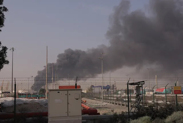 मिडिल ईस्ट में जंग तेज! बेरूत में इजरायल की एयरस्ट्राइक, बहरीन में US एयरबेस पर ईरान का ड्रोन-मिसाइल हमला