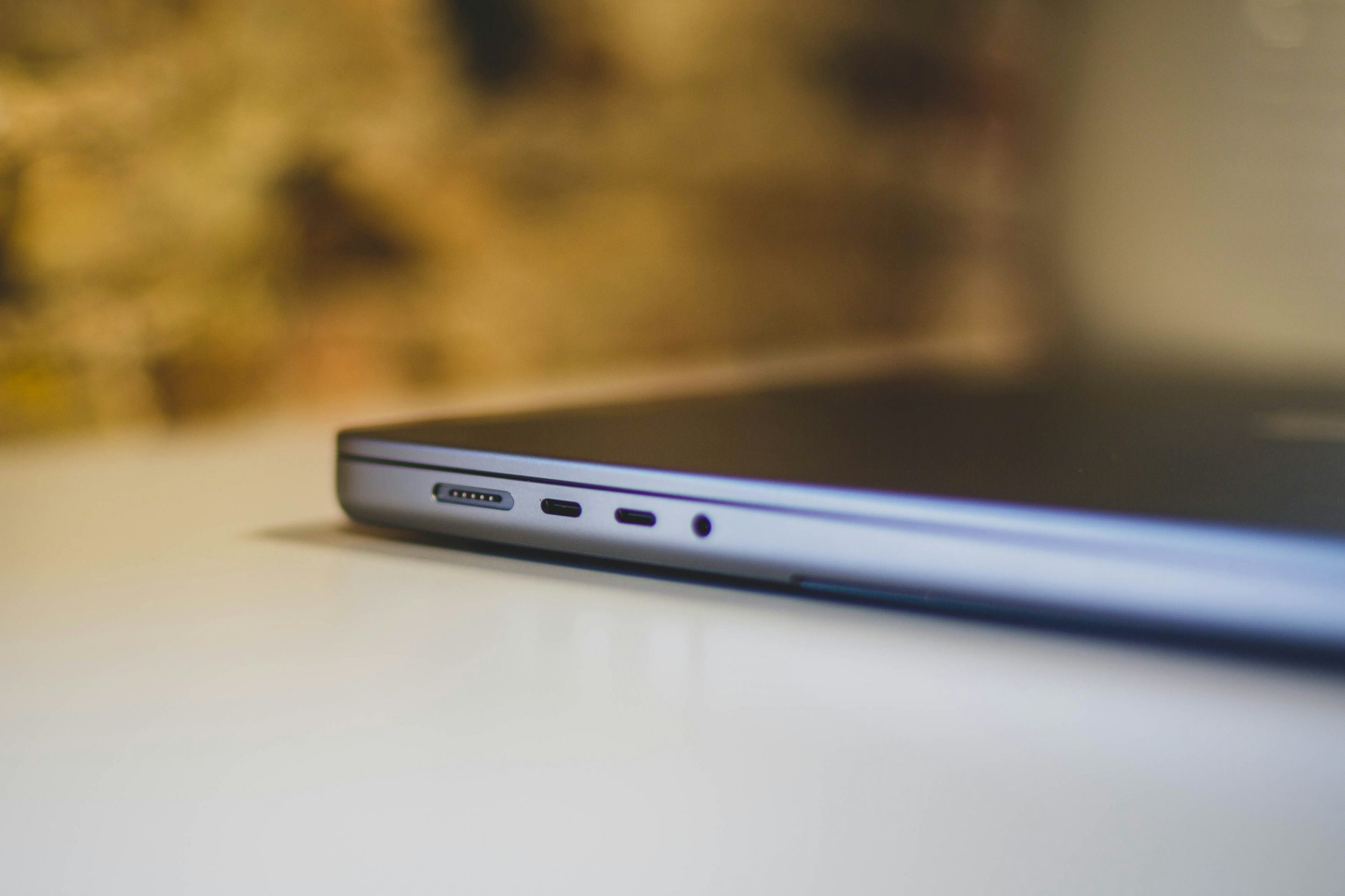 macOS to Warn Users About MacBook Neo’s Uneven USB-C Ports