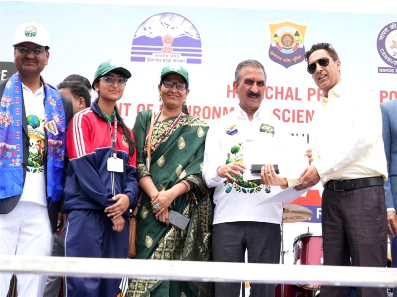 बी.एल. स्कूल कुनिहार का कमाल, एयर मैनेजर श्रेणी में राज्य स्तरीय सम्मान; CM सुक्खू ने किया पुरस्कृत